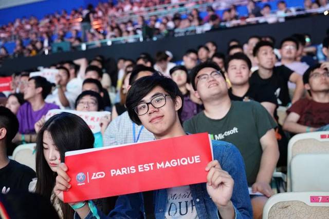 而是用脚内 而是用脚内